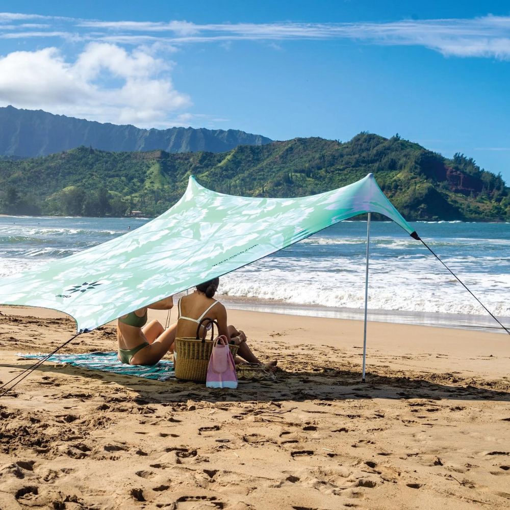 Neso Grande Beach Tent: Mint Tie Dye