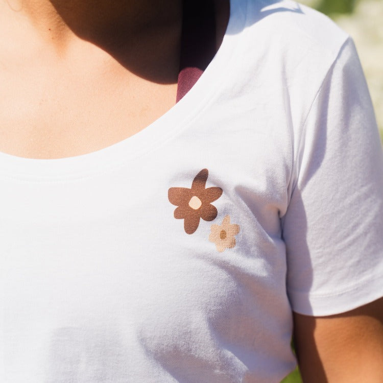 Women's Organic Scoop Neck - Surfer Tee